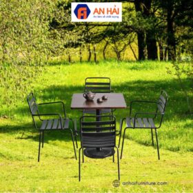 Bộ bàn cafe mặt vuông và 4 ghế chân sắt BBG005