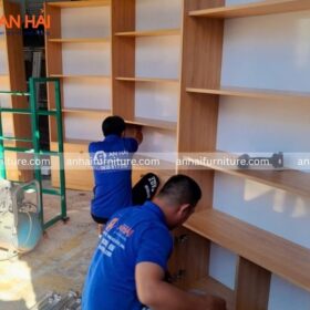 Kệ gỗ trưng bày sản phẩm