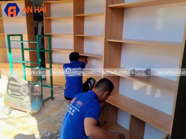 Kệ gỗ trưng bày sản phẩm