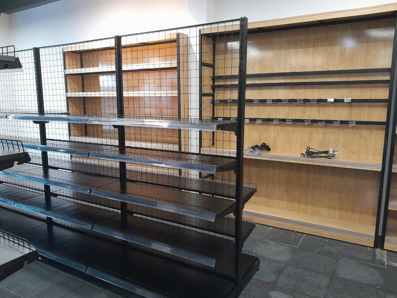 Giá kệ trưng bày siêu thị Vmart Phú Yên tối ưu không gian