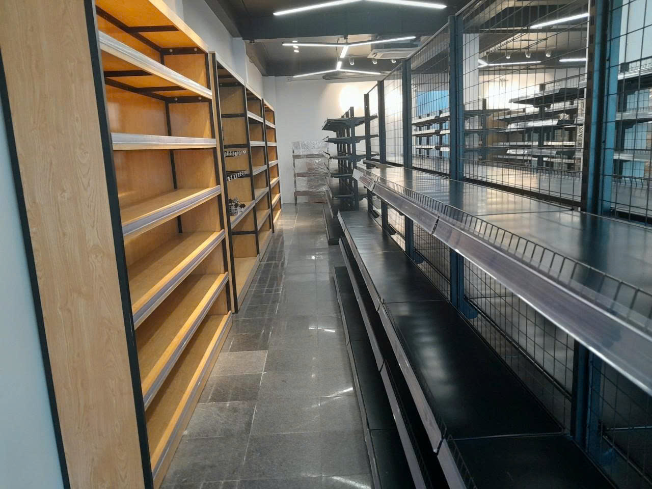 Kệ trưng bày siêu thị Vmart Phú Yên bố trí khoa học